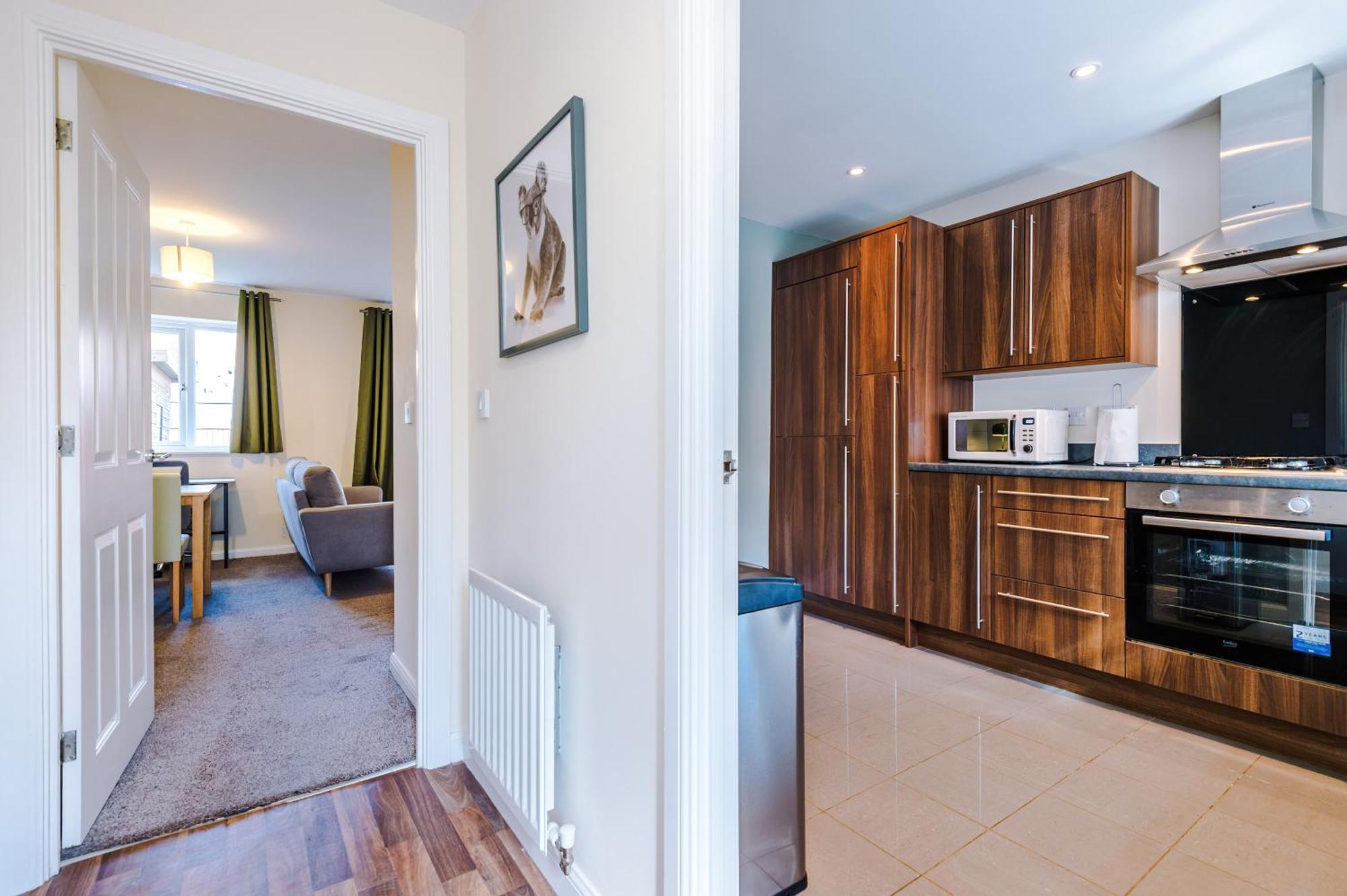 Modern Semi Detached In A Quiet Location, Driveway Parking Villa Ewloe Bagian luar foto